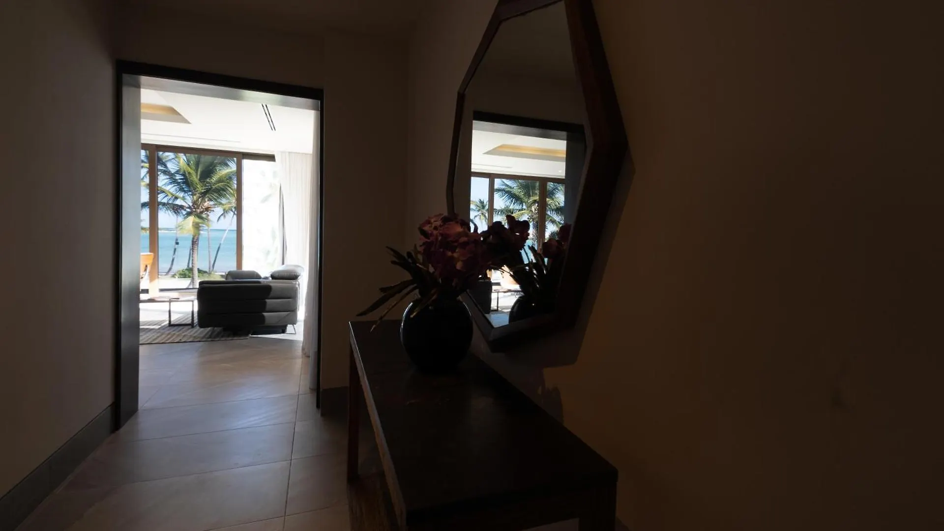 Villa Guacamaya - 9Br Frente Al Mar 푼타 카나